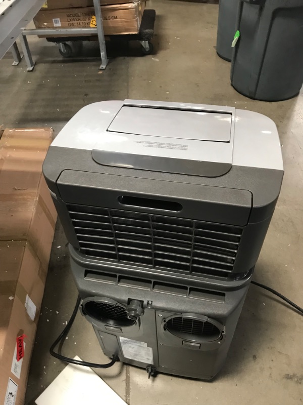 Photo 9 of (DAMAGE)Whynter Elite ARC-122DS 12,000 BTU Dual Hose Portable Air Conditioner, Dehumidifier, Fan with Activated Carbon Filter Plus Storage Bag for Rooms up to 400 sq ft, 1-(Pack), Multi
**BUSTED OPEN ON THE SIDE SHOWN IN IMAGES**
