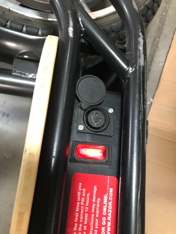 Photo 4 of (DOES NOT FUNCTION)Ecosmart Metro HD Electric Scooter - Black
**DOES NOT FUNCTION DID NOT ACCELERATE**