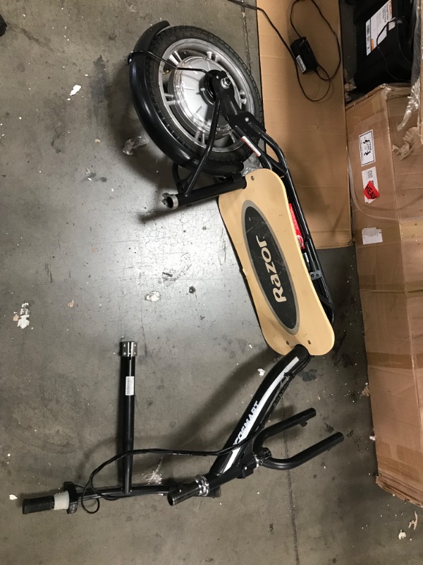 Photo 5 of (DOES NOT FUNCTION)Ecosmart Metro HD Electric Scooter - Black
**DOES NOT FUNCTION DID NOT ACCELERATE**