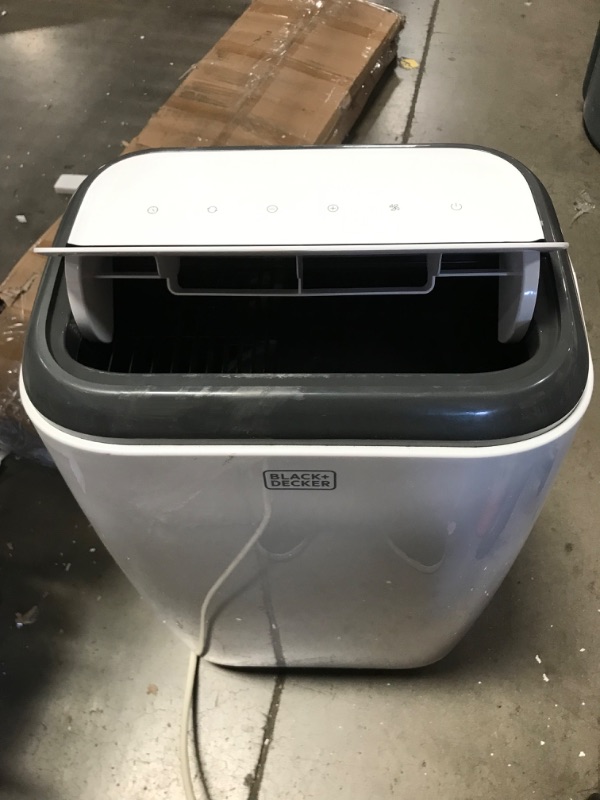 Photo 4 of INCOMPLETE, BLACK+DECKER 14,000 BTU Portable Air Conditioner with Heat and Remote Control, White
**MISSING REMOTE**