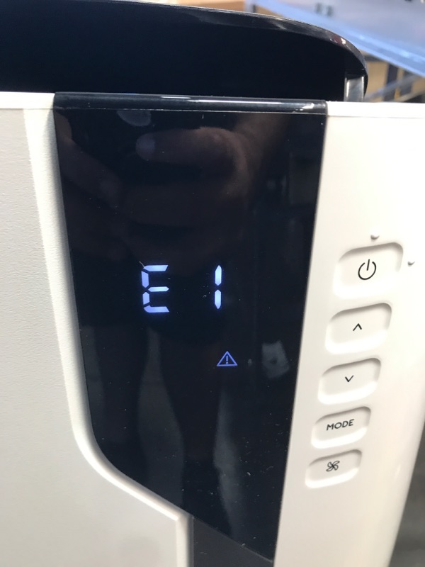 Photo 5 of De'Longhi 14000 BTU Portable Air Conditioner, Dehumidifier & Fan + Cool Surround Remote w/Built-in Temperature Control Sensor & Quiet Mode, 700 sq ft, XLarge Room, Pinguino 8600 BTU (DOE), White***TURNS ON BLOWS AIR AFTER 2 MINUTES UNIT WILL TURN OF AND G