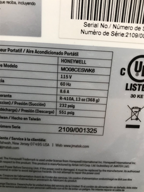 Photo 2 of POWERS ON BUT DOES NOT BLOW AIR* PARTS ONLY* DAMAGED**
Honeywell White/Black MO08CESWK6 9,100 (ASHRAE)/6,100 BTU (SACC) Portable Air Conditioner, 400 Sq. Ft
