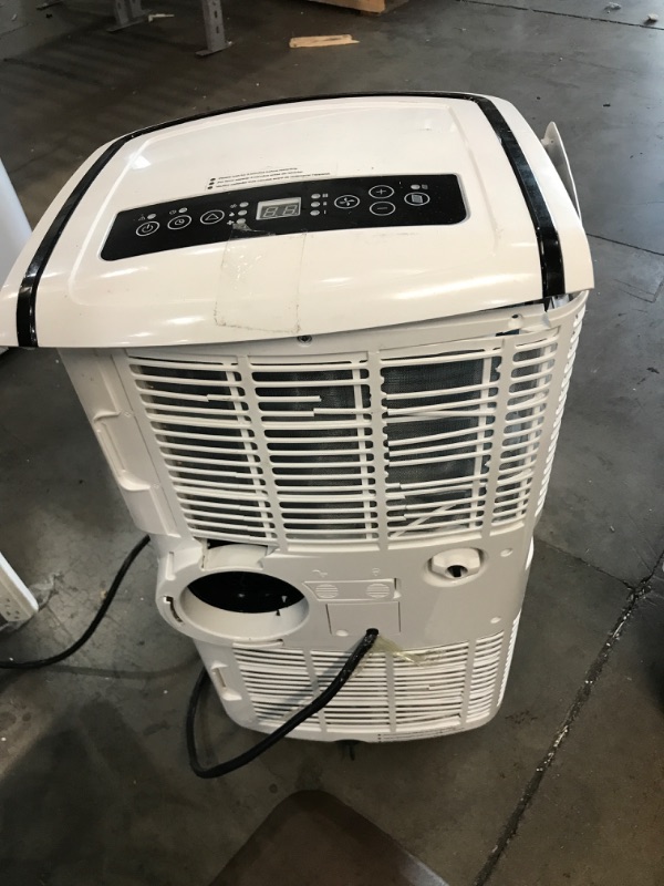 Photo 5 of POWERS ON BUT DOES NOT BLOW AIR* PARTS ONLY* DAMAGED**
Honeywell White/Black MO08CESWK6 9,100 (ASHRAE)/6,100 BTU (SACC) Portable Air Conditioner, 400 Sq. Ft
