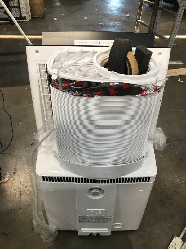 Photo 6 of TESTED BLOWS COLD AIR** MINOR DENT*
Dreo TwinCool 12000 BTU Smart Inverter Portable Air Conditioner with Dual Hose, 42dB Quiet,Powerful Cooling, Up to 450 Sq Ft, Remote Control, Dehumidify, 24H Timer, Window Mount Kit, White, DR-HAC001
