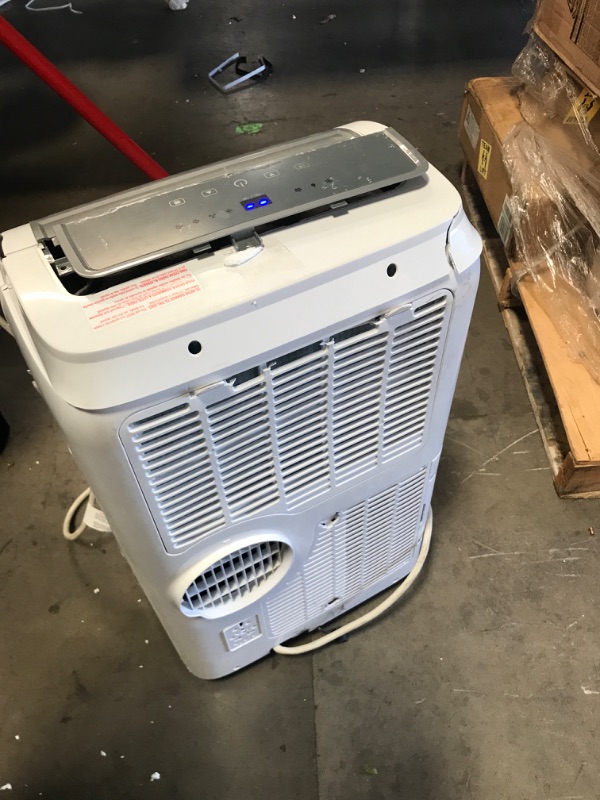 Photo 7 of DAMAGED* BLOWS COLD AIR*
BLACK+DECKER 8,000 BTU DOE (14,000 BTU ASHRAE) Portable Air Conditioner with Remote Control, White