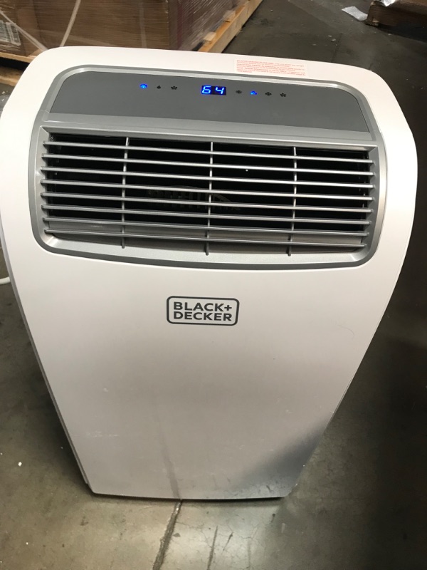 Photo 4 of (DOES NOT FUNCTION)BLACK+DECKER™ 8,000 BTU Portable Air Conditioner
**DOES NOT BLOW OUT AIR, POWERS ON, FOR PARTS ONLY**
