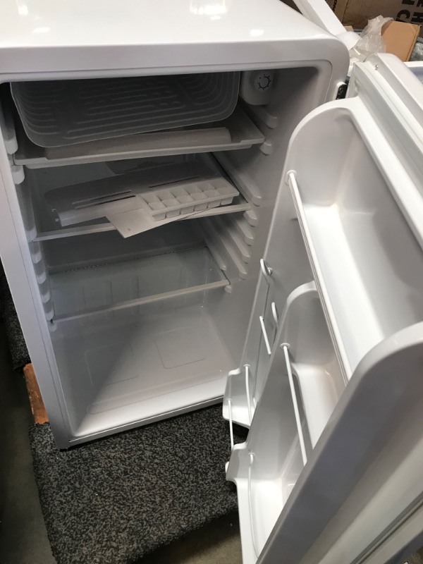 Photo 6 of (DOES NOT FUNCTION)Frigidaire 3.2 Cu. Ft. Single Door Retro Compact Refrigerator EFR372, White
**DID NOT GET COLD, DENTS**