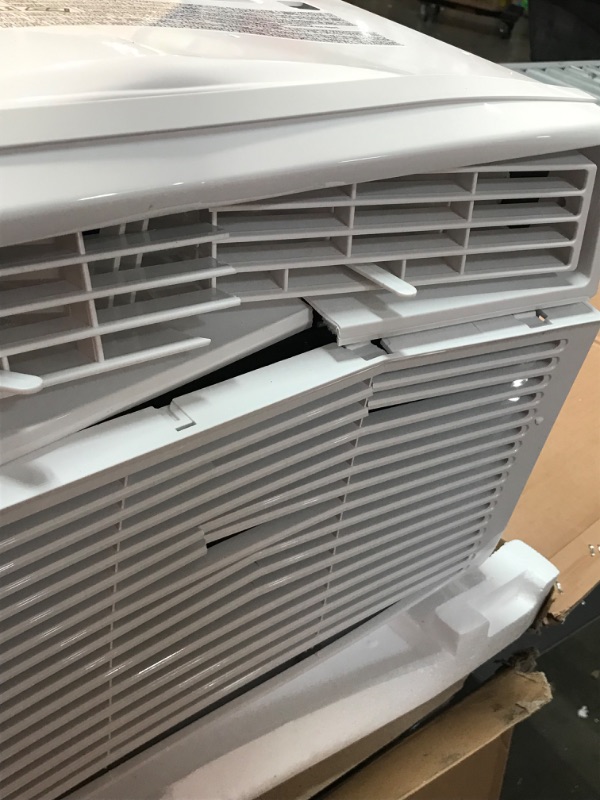 Photo 10 of (DAMAGE, DOES NOT FUNCTION)BLACK+DECKER BD08WT6 Window Air Conditioner with Remote Control , 8000 BTU, Cools Up to 350 Square Feet Energy Efficient, White
**FRONT IS DAMAGED, DOES NOT BLOW AIR, FOR PARTS ONLY**