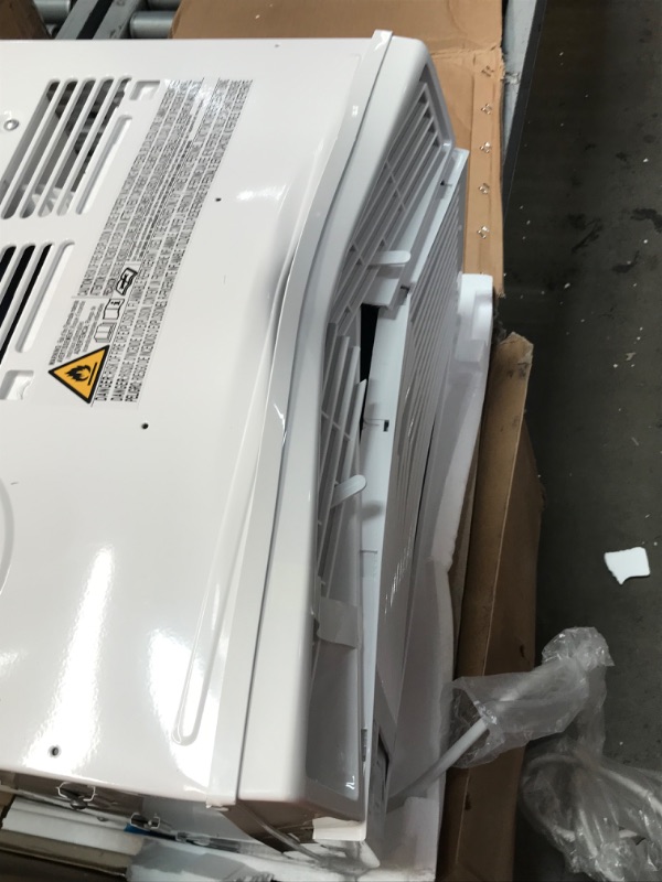 Photo 3 of (DAMAGE, DOES NOT FUNCTION)BLACK+DECKER BD08WT6 Window Air Conditioner with Remote Control , 8000 BTU, Cools Up to 350 Square Feet Energy Efficient, White
**FRONT IS DAMAGED, DOES NOT BLOW AIR, FOR PARTS ONLY**