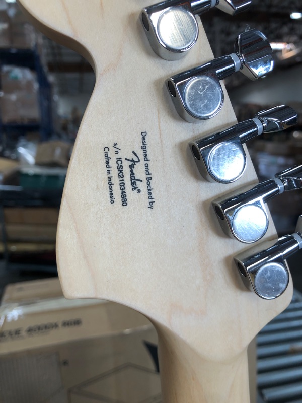 Photo 5 of (CHIPPED/SCRATCHED) Squier by Fender Affinity Series Stratocaster, Maple fingerboard, Lake Placid Blue
