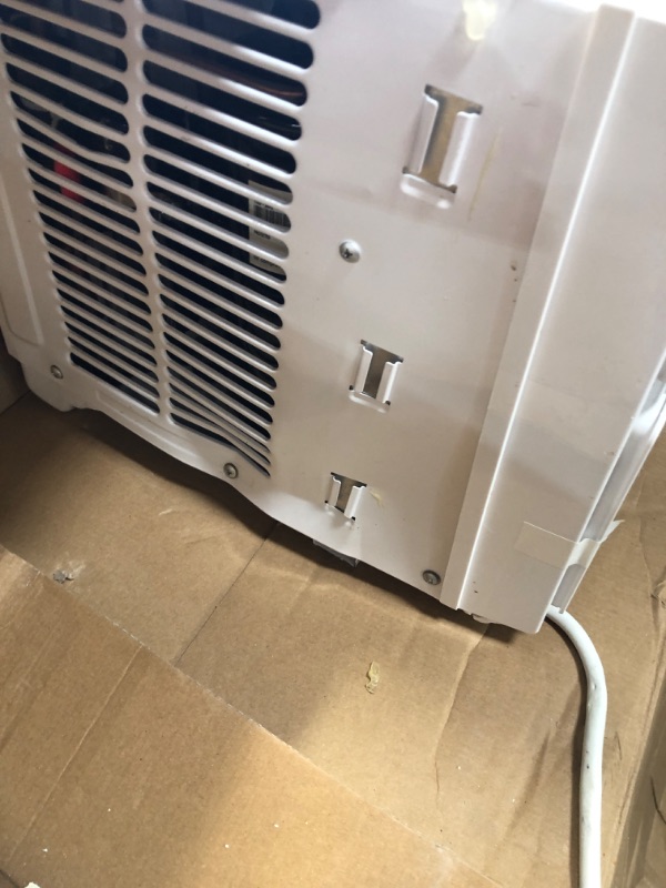 Photo 5 of * TESTED * * BLOWS COLD* MIDEA EasyCool Window Air Conditioner - Cooling, Dehumidifier, Fan with remote control - 8,000 BTU, Rooms up to 350 Sq. Ft. (MAW08R1BWT Model)