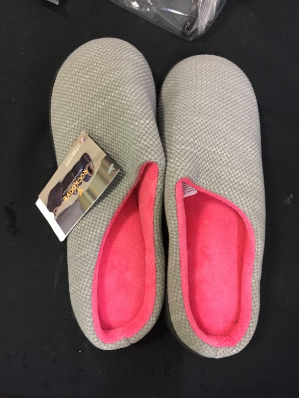 Photo 1 of WOMENS PINK SLIPPERS SIZE LARGE 