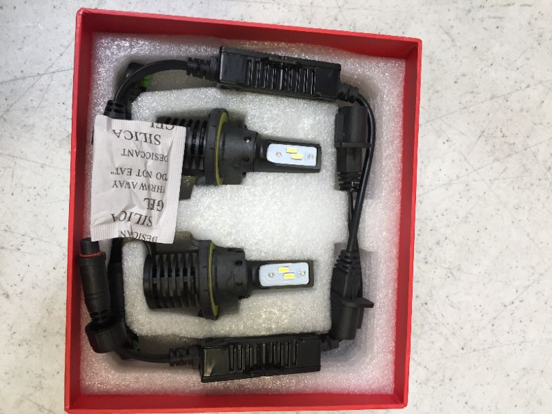 Photo 2 of H13 9008 Led Headlight Bulbs High Low Beam Obvious Dividing Line 9008 Led Headlights 40W 10000LM 6000K Custom Led Chip All-in-one Compact Design Automotive Headlight Bulb for Car (8P B H13)
