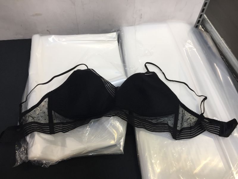 Photo 1 of WOMEN'S BRA SIZE 3XL