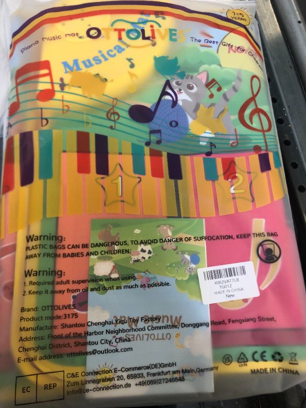 Photo 2 of OTTOLIVES Piano Mat, Music mat, Kids Musical Keyboard Piano Mat, Music Play Blanket Dance Mat with 8 Different Animal Sound for Toddler Baby Boys Girls Children(Early Learning Education Toy Gift)
