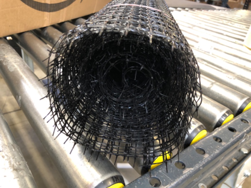 Photo 2 of 3FT PLASTIC NETTING ROLL