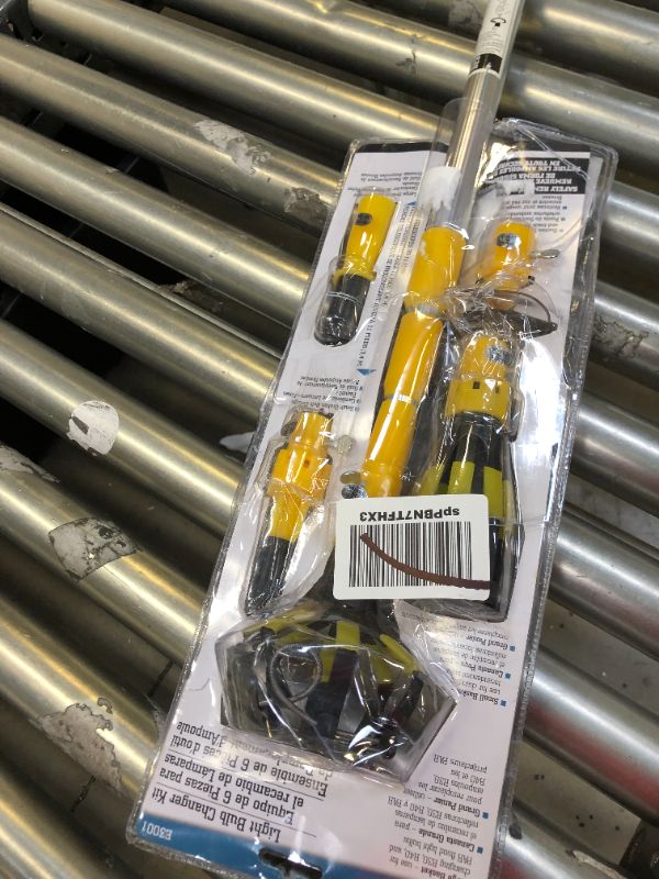 Photo 2 of Designers Edge E3001 11' Yellow Light Changing Kit Foot Metal Telescopic Pole, Baskets, Suction Cup and Broken Bulb Changers, Versatile Use, 5 Accessories Included