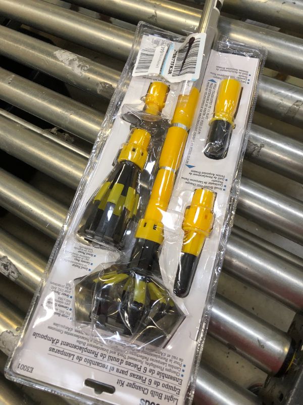 Photo 3 of Designers Edge E3001 11' Yellow Light Changing Kit Foot Metal Telescopic Pole, Baskets, Suction Cup and Broken Bulb Changers, Versatile Use, 5 Accessories Included