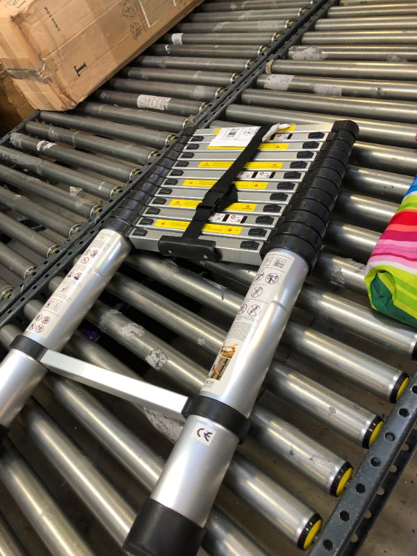 Photo 2 of 12.5Ft Telescoping Extension Ladder Heavy Duty Aluminium 12 Step Telescopic Loft 3.8M Ladder 330 lb Max Load Capacity
