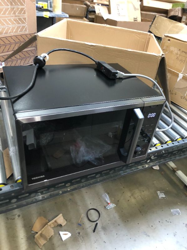 Photo 1 of Toshiba ML2-EC10SA(BS) Multifunctional Microwave Oven with Healthy Air Fry, Convection Cooking, Position Memory Turntable, Easy-clean Interior and ECO Mode, 1.0 Cu.ft, Black stainless steel

