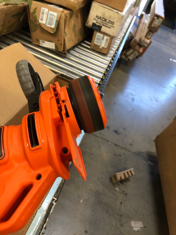 Photo 4 of BLACK+DECKER 6.5 Amps 14" String Trimmer/Edger