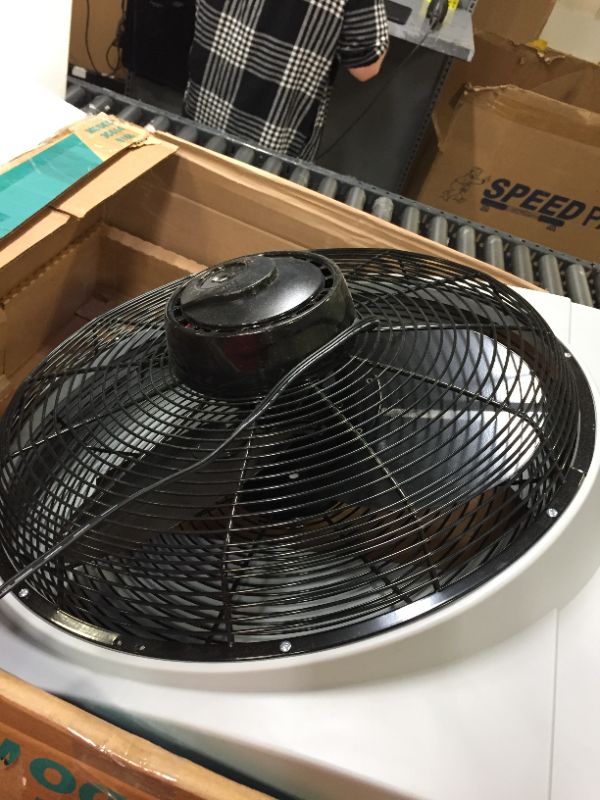 Photo 3 of Air King 9166F 20" Whole House Window Fan-----------missing power knob unable to test --------------
