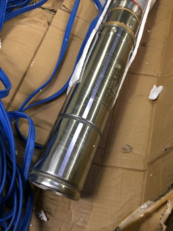 Photo 6 of Happybuy Well Pump 1.5 HP 220V Submersible Well Pump 335ft Head 24GPM Stainless Steel Deep Well Pump for Industrial and Home Use-----------missing the machine --------only the pole and wire inside the box 
