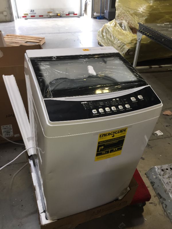 Photo 7 of BLACK+DECKER BPWM20W 2.0 cu.ft. Portable Washer, White--------IT DOES HAVE A MINOR SCRATCH FROM OPENING IT BUT OVER ALL IT IS NEW NEVER BEEN USED -------------
