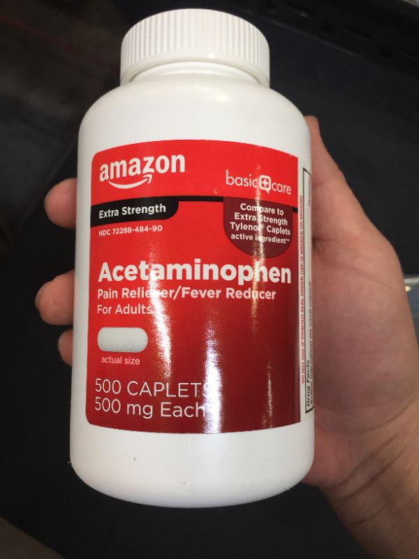 Photo 1 of Amazon Basic Care Extra Strength Pain Relief, Acetaminophen Caplets, 500 mg, 500 Count (Pack of 1) BEST BY NOVEMBER 2022

