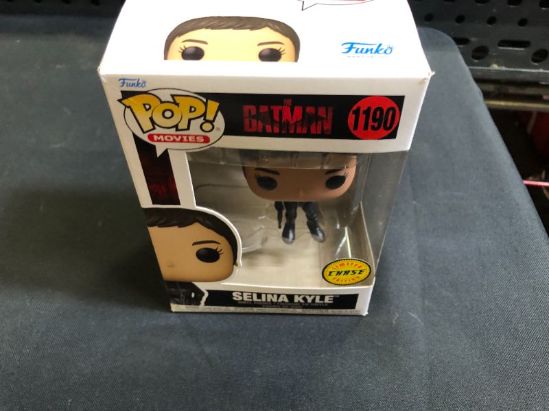 Photo 2 of Funko Pop! Movies The Batman Selina Kyle Chase Exclusive Figure #1190
