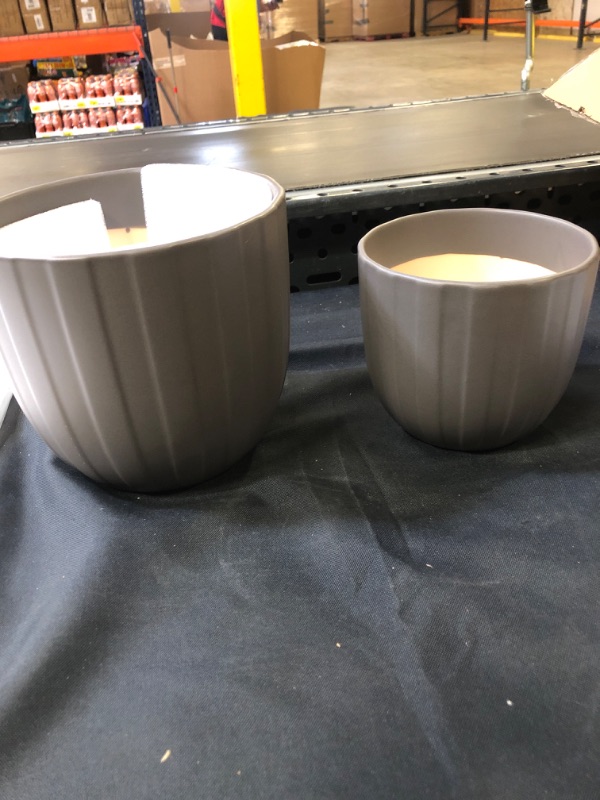 Photo 1 of 2 potting pots 
