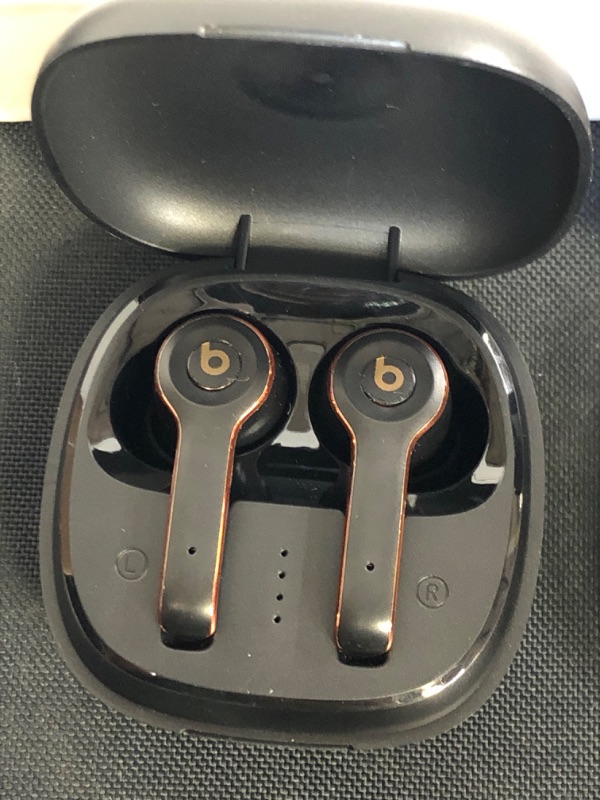 Photo 3 of GENERIC WIRELESS EARBUDS, 2 COUNT 