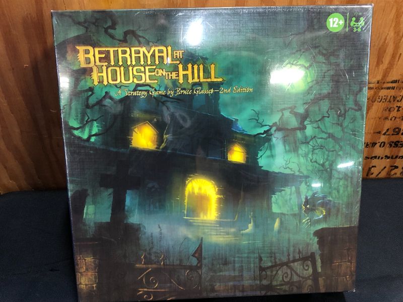 Photo 1 of Hasbro Gaming Avalon Hill Betrayal at The House on The Hill Second Edition Cooperative Board Game, Ages 12 and Up, 3-6 Players, 50 Chilling Scenarios
------Factory Sealed ------