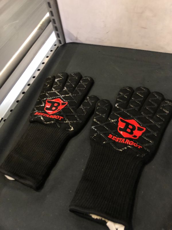 Photo 2 of Bestargot BBQ Gloves Grilling Gloves 1472? Heat Resistant Kitchen Gloves Oven Mitts, Silicone Non-Slip, Oven Gloves 14‘’ Extra Long, for Cooking Gloves Baking Cutting Welding
SIZE XL