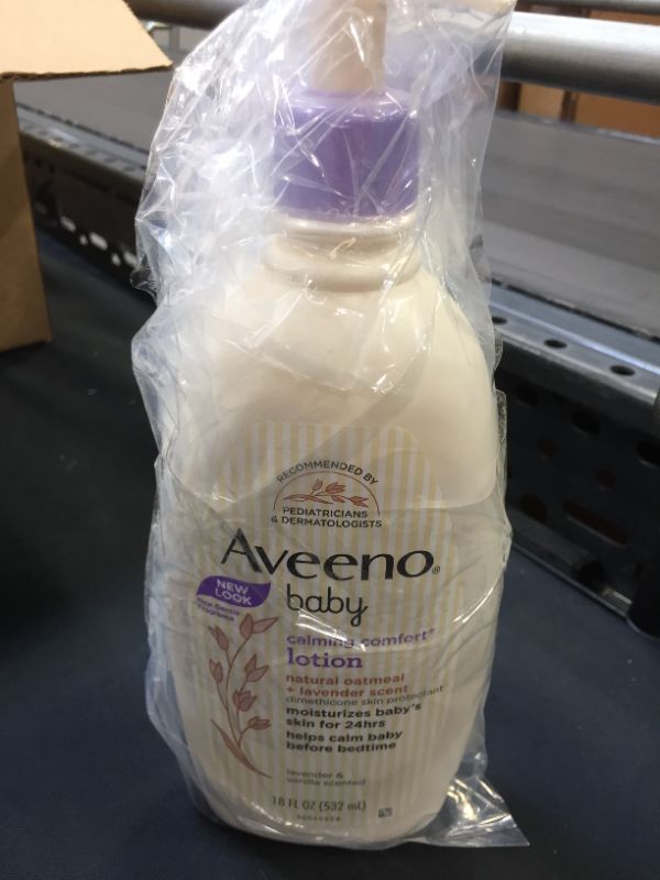 Photo 2 of Aveeno Baby Confort Loción hidratante, calmante con lavanda, vainilla y avena natural, 18 fl. oz