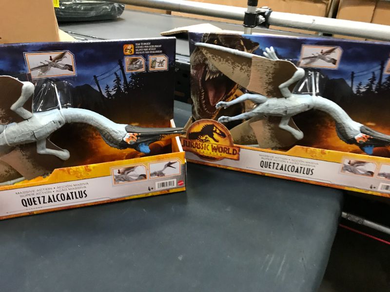 Photo 2 of Jurassic World: Dominion Massive Action Quetzalcoatlus Dinosaur Attack Motion Figure --2pc