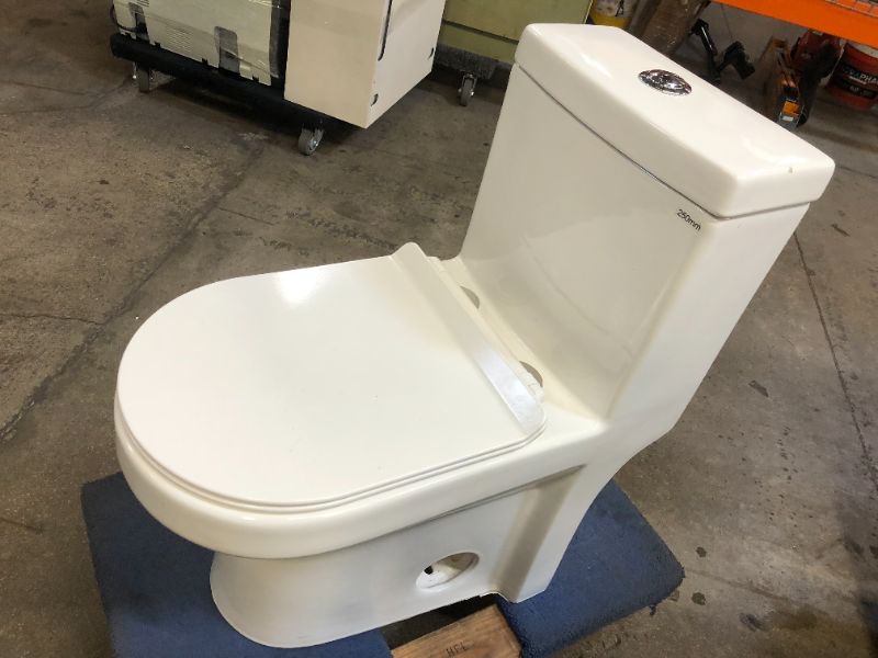 Photo 1 of 1 Piece Toilet 