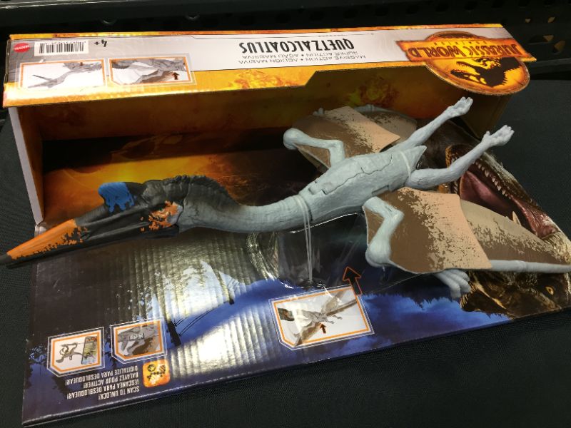 Photo 1 of ?Jurassic World Dominion Massive Action Quetzalcoatlus Dinosaur Action Figure with Attack Movement 
