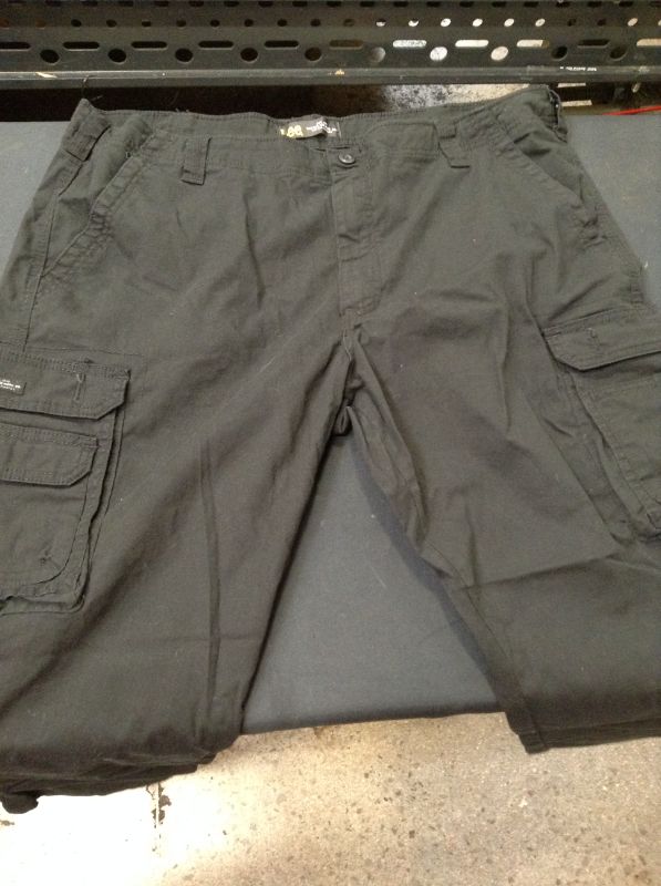 Photo 4 of Lee Men's Wyoming Relaxed Fit Cargo Pant-- SIZE 42X30