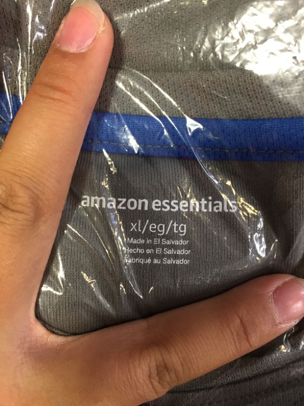 Photo 2 of Amazon Essentials Men's Performance Tech T-Shirt, Pack of 2 SIZE XL
