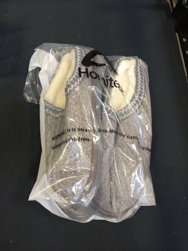 Photo 2 of HOUSE BEDROOM SLIPPERS FOR WOMEN INDOOR AND OUTDOOR WITH FUZZY LINING MEMORY FOAM GREY
SIZE 9-10