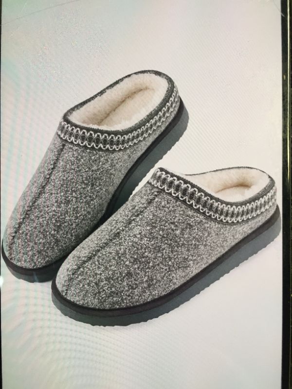 Photo 1 of HOUSE BEDROOM SLIPPERS FOR WOMEN INDOOR AND OUTDOOR WITH FUZZY LINING MEMORY FOAM GREY
SIZE 9-10