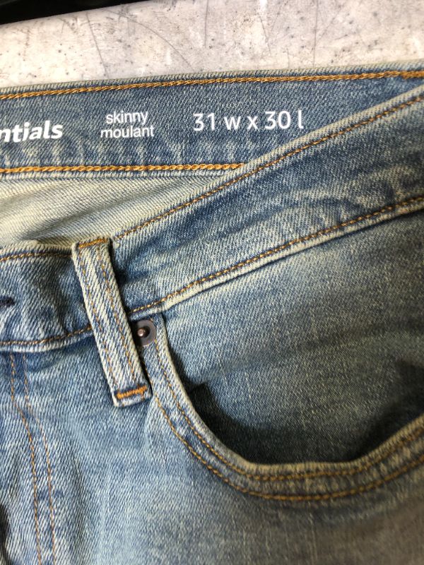 Photo 2 of AMAZONM ESSENTIALS JEANS 31WX30L