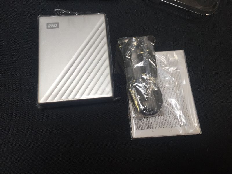 Photo 6 of WD 5TB My Passport Ultra USB 3.0 Type-C External Hard Drive for Mac (Silver)
(box damaged but item inside are good condition)