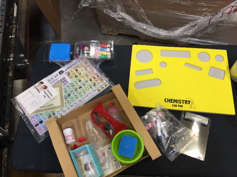 Photo 3 of Ben Franklin Toys Chemistry Lab Pad Science Kit
