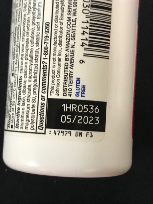 Photo 3 of Amazon Basic Care Allergy Relief Diphenhydramine HCl 25 mg, Antihistamine Tablets for Symptoms Due to Hay Fever and Upper Respiratory Allergies, 400 Count, EXP 05/23, 2 PACK
