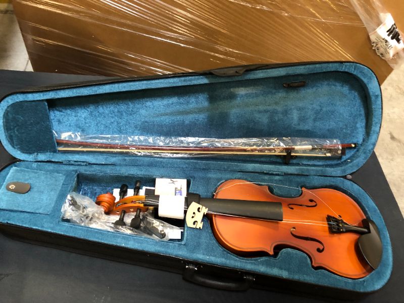 Photo 3 of ?Mendini By Cecilio Violin For Kids & Adults - 3/4 MV300 Satin Antique Violin
broken string - used
