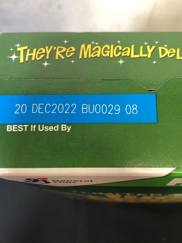 Photo 3 of 18.6 OZ FAMILY LUCKY CHARMS Limited Edition Cereal Magic Clovers Turn MILK GREEN, EXP 11/20/22
