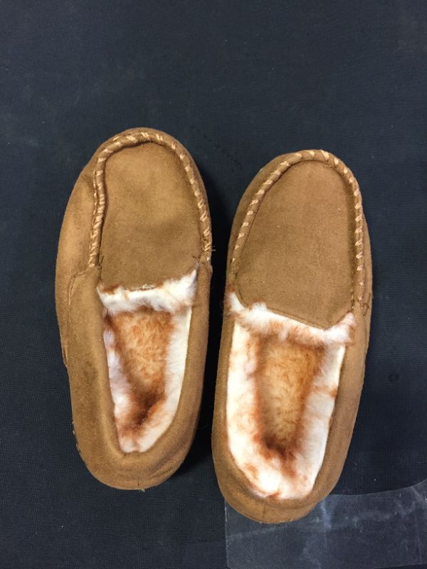 Photo 2 of Fupoia Boys Slippers Girls Slippers Moccasin Memory Foam Kids House Slipeprs Nonslip Indoor Outdoor Slippers for Boys
SIZE 2