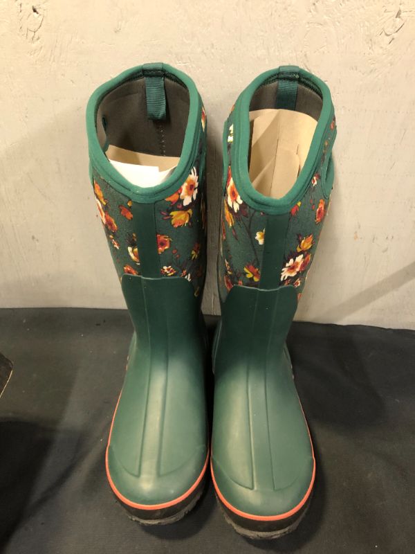 Photo 2 of BOGS Women's Classic Tall Rain Boot
SIZE 8